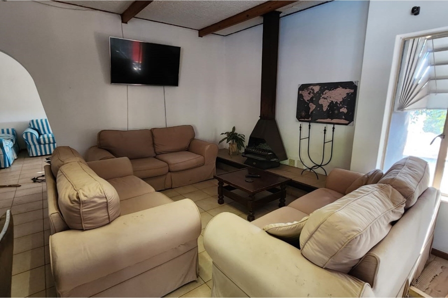 4 Bedroom Property for Sale in Bergzicht Western Cape